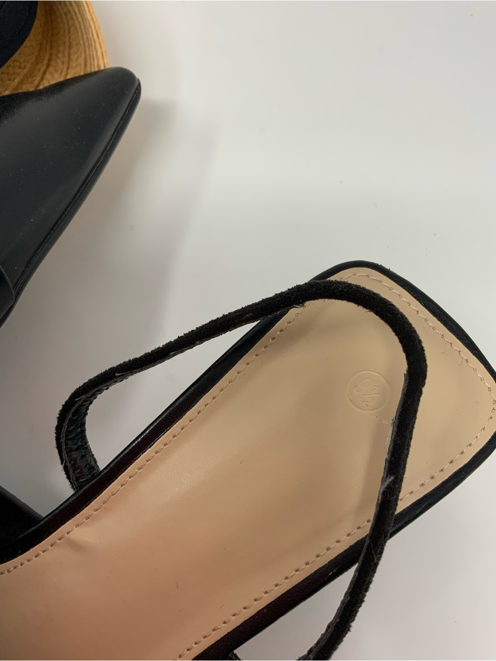 Boutique Back Pointed Leather Slingback Flats w/ Rounded Heel Shoes - Picture 3 of 7